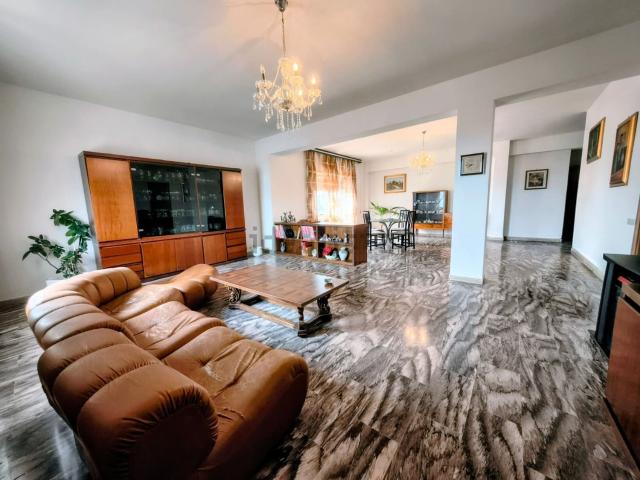 Appartamento in vendita di 238 m² in Via Pietro Fantozzi