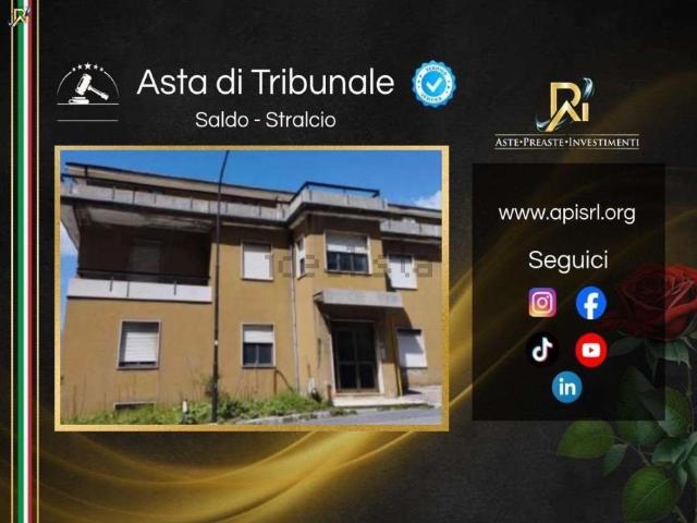 Appartamento in vendita di 238 m² in Via Rocco Scotellaro