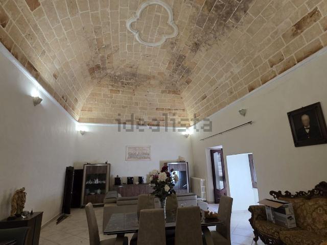 Appartamento in vendita di 238 m² in Via Roma, 27