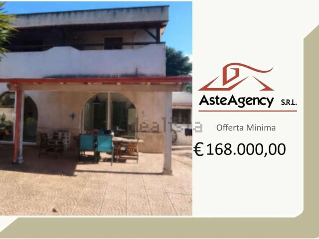 Appartamento in vendita di 238 m² in Via Valdo Pietro, 3