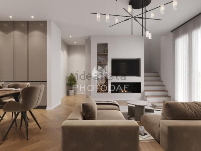 Appartamento in vendita di 238 m² in Strada delle Quattro Ville