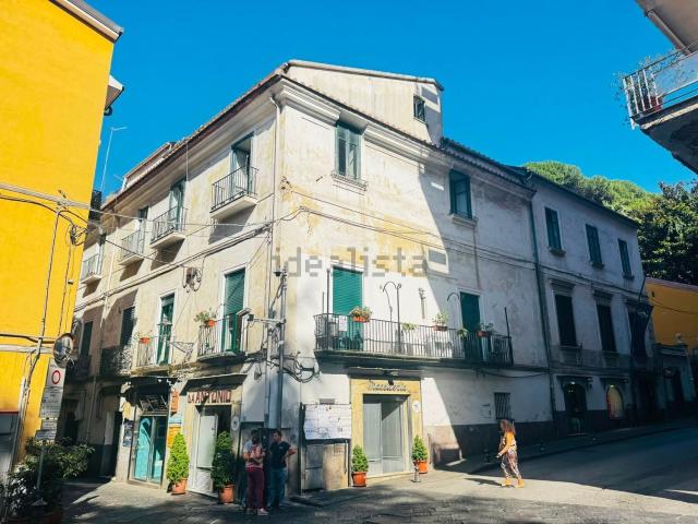 Appartamento in vendita di 239 m² in Via Alfonso Balzico, 36