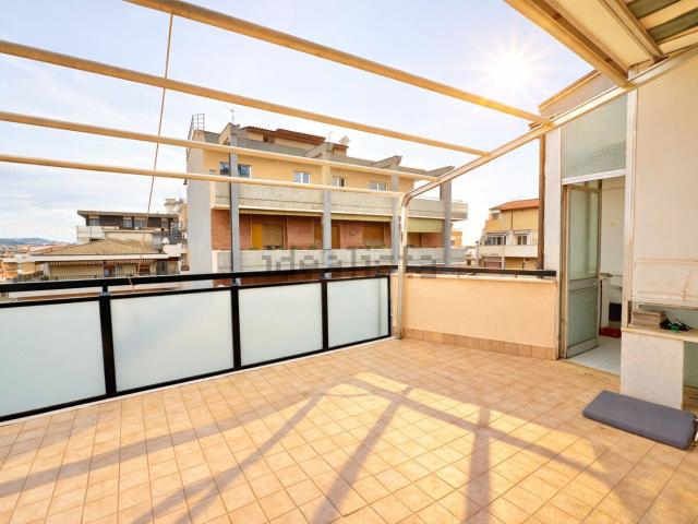 Appartamento in vendita di 239 m² in Via Nicola Fabrizi, 17