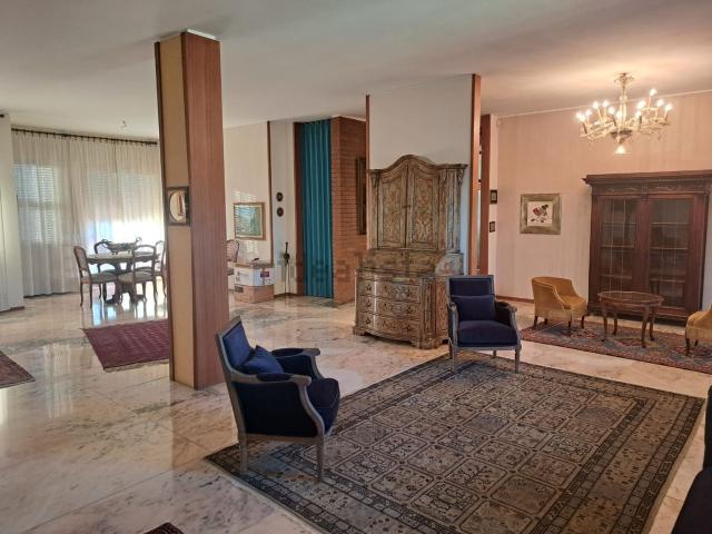 Appartamento in vendita di 240 m²