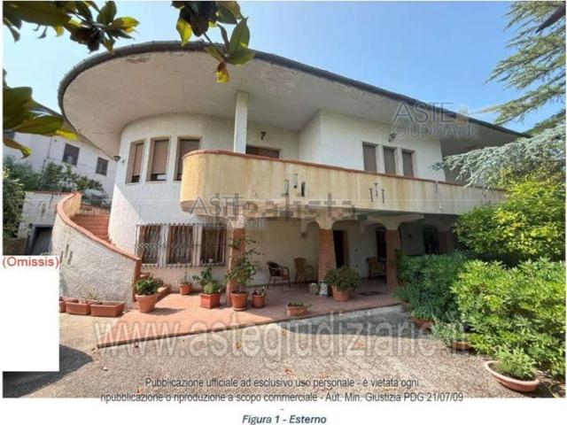 Appartamento in vendita di 240 m² in Via Costa del Monte, 140