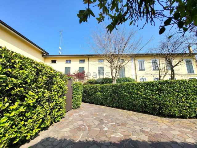 Appartamento in vendita di 240 m² in Via Carlo Ferrario, 8