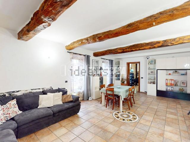 Appartamento in vendita di 240 m² in Via Cassino, 1