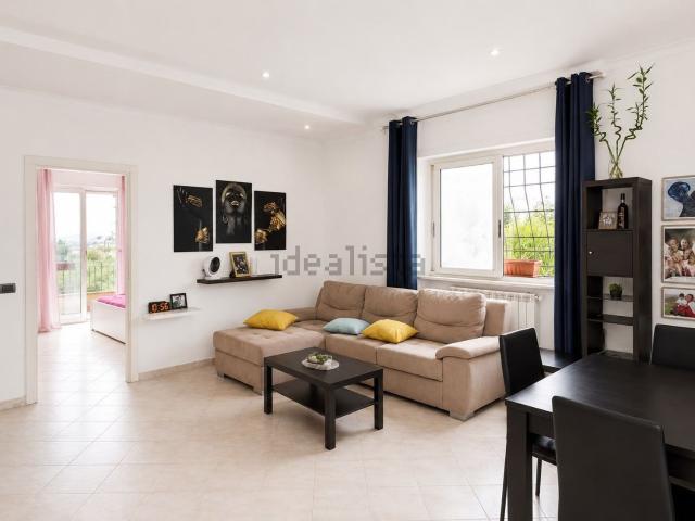 Appartamento in vendita di 240 m² in Via Claudio Monteverdi, 13