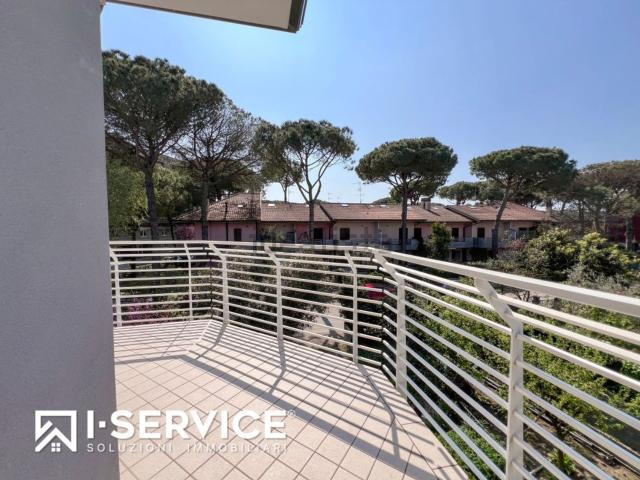 Appartamento in vendita di 240 m² in Via A. Murri, 13