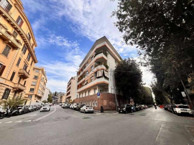 Appartamento in vendita di 240 m² in Via Alessandro Torlonia