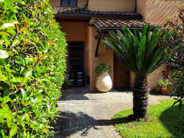 Appartamento in vendita di 240 m² in Via Bosco di Carlo, 16