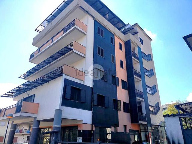 Appartamento in vendita di 240 m² in Via Gabriele e Guido Pizzuti, 27