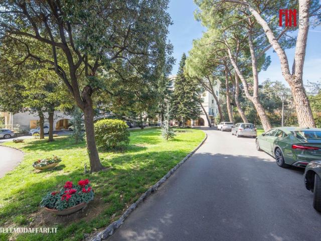 Appartamento in vendita di 240 m² in Via Giordano Bruno