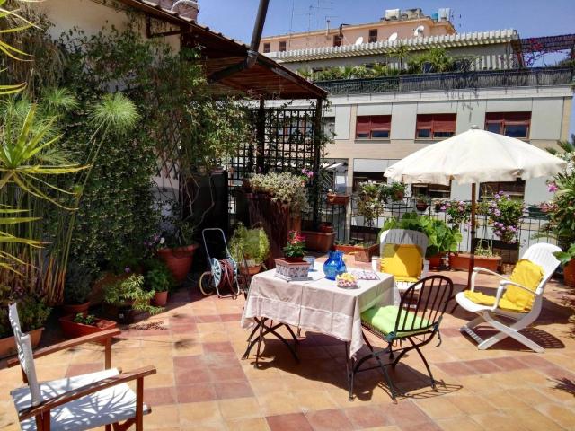 Appartamento in vendita di 240 m² in Via Domenico Di Marco, 9