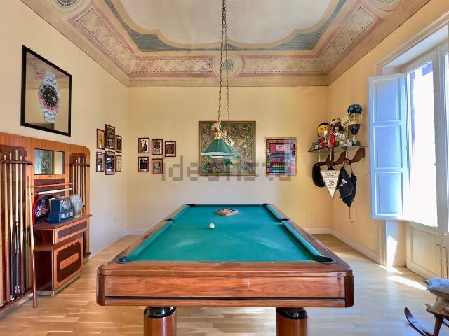Appartamento in vendita di 240 m² in Via Dante
