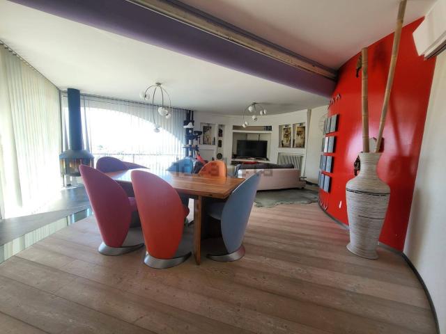 Appartamento in vendita di 240 m² in Via Dante Alighieri