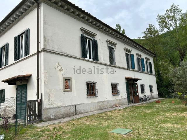 Appartamento in vendita di 240 m² in Via del Motocross