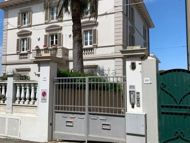 Appartamento in vendita di 240 m² in Via della Salute