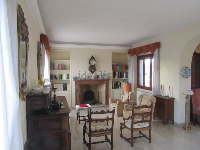 Appartamento in vendita di 240 m² in Via Ermenegildo Trucco, 21