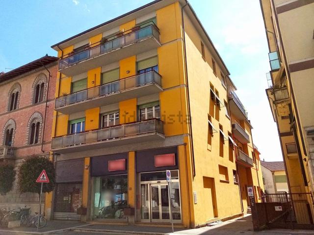 Appartamento in vendita di 240 m² in Via Francesco Crispi