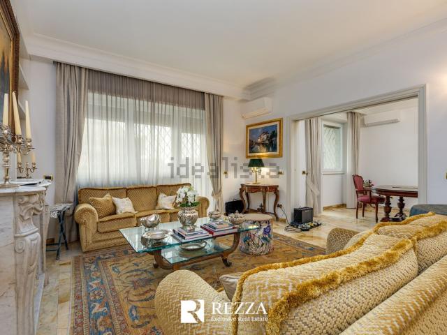 Appartamento in vendita di 240 m² in Via Francesco Ferrara