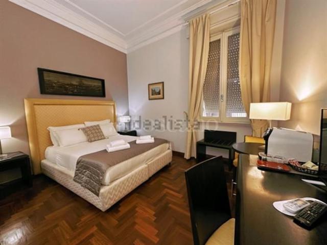 Appartamento in vendita di 240 m² in Via Modena