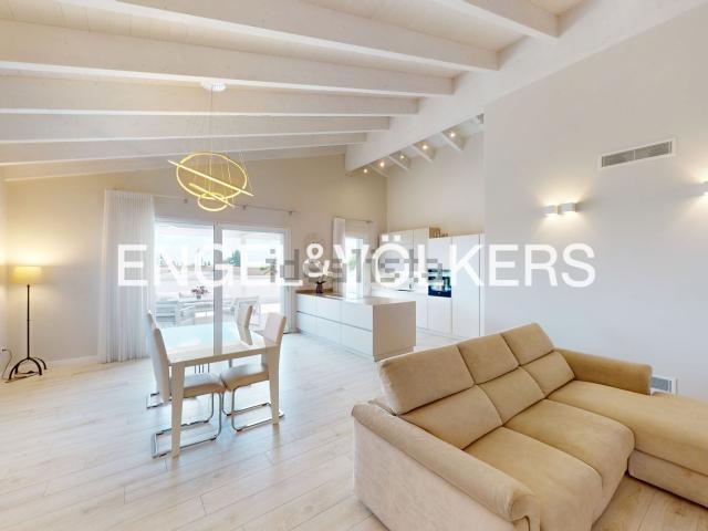 Appartamento in vendita di 240 m² in Via Madonna, 4