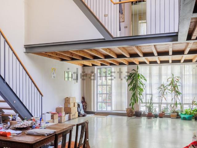 Appartamento in vendita di 240 m² in Via Mario Fusetti
