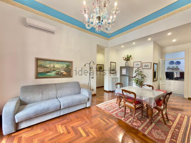 Appartamento in vendita di 240 m² in Via Mariano Stabile, 16