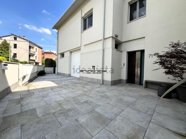 Appartamento in vendita di 240 m² in Via Novara, 71
