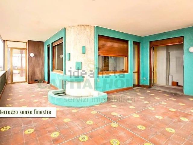 Appartamento in vendita di 240 m² in Via Porto Corsini