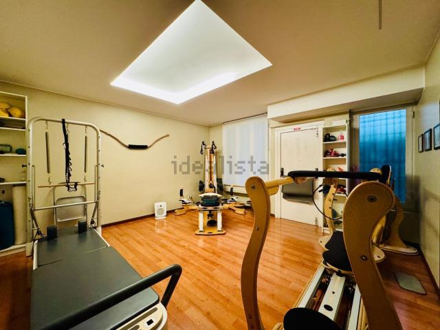Appartamento in vendita di 240 m² in Via Paolo Giovio, 15