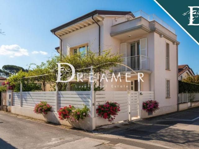 Appartamento in vendita di 240 m² in Via Piave, 54