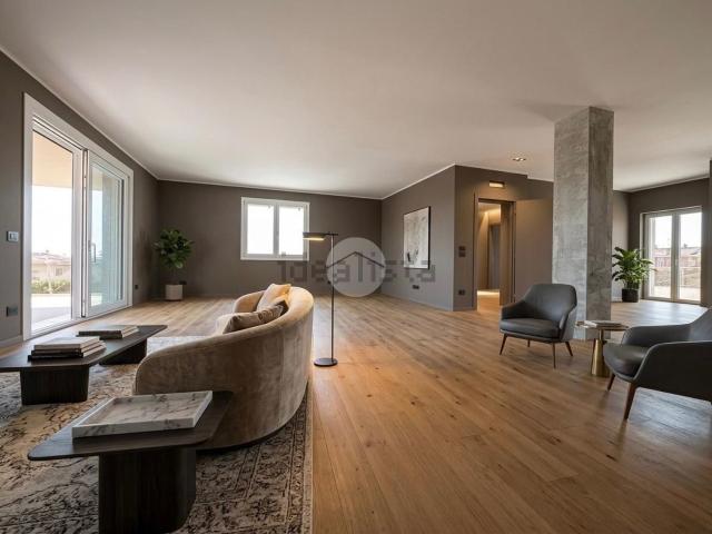 Appartamento in vendita di 240 m² in Via Piave, 63