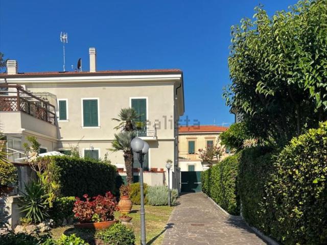 Appartamento in vendita di 240 m² in Viale del Risorgimento