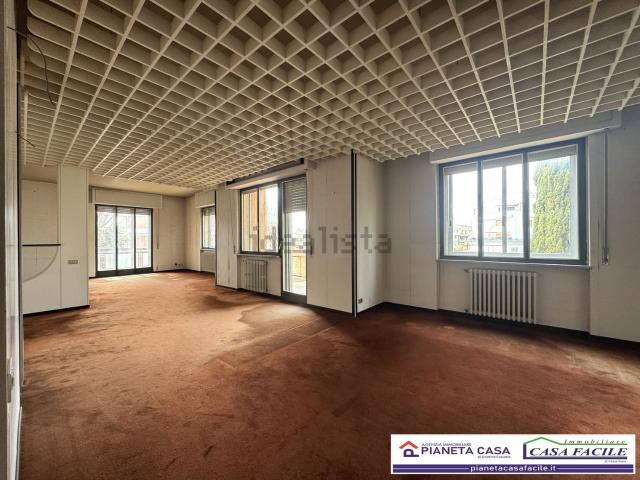 Appartamento in vendita di 240 m² in Viale Europa