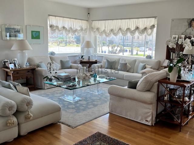 Appartamento in vendita di 240 m² in Viale Guglielmo Marconi, 1