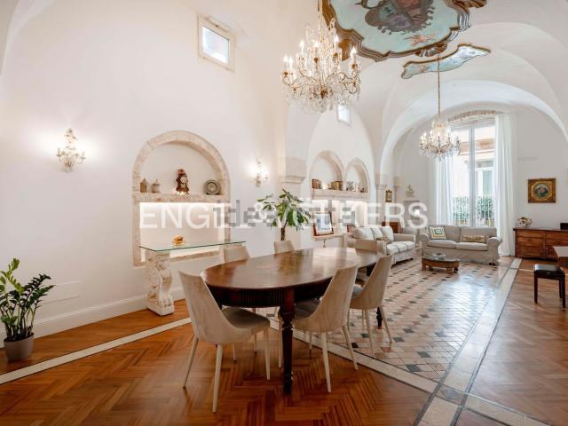 Appartamento in vendita di 240 m² in Corso Vittorio Emanuele