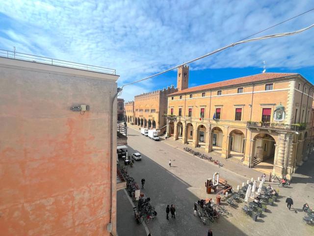 Appartamento in vendita di 240 m² in Corso d&apos Augusto