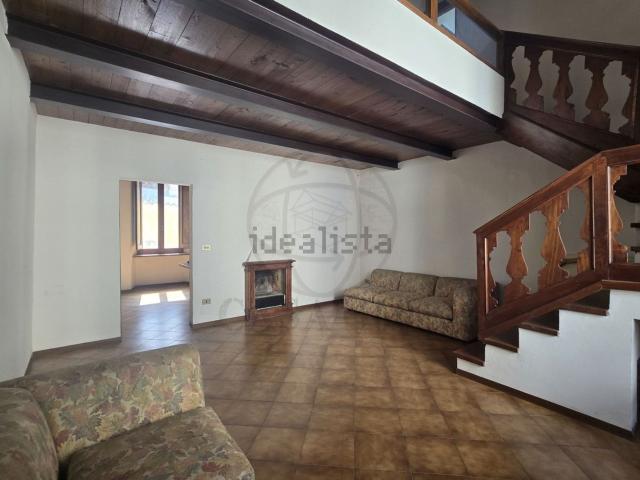 Appartamento in vendita di 240 m² in Corso G. Mazzini