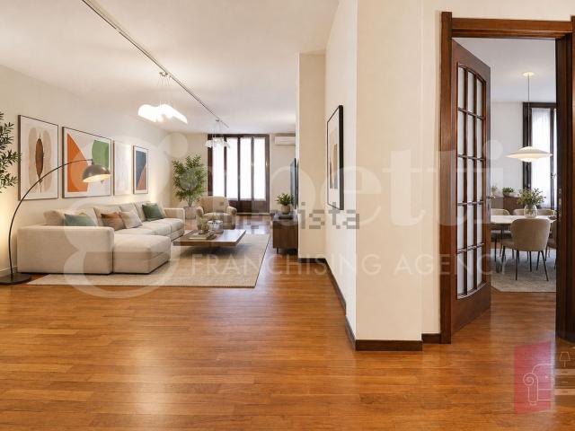 Appartamento in vendita di 240 m² in Largo Esterle, 3