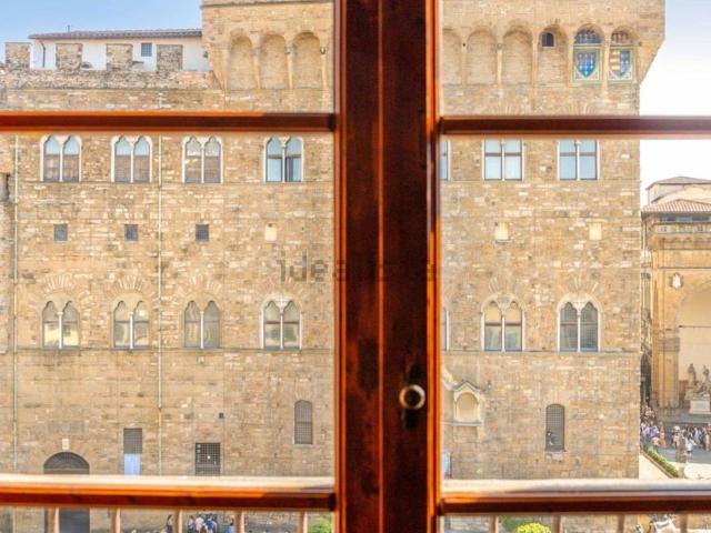 Appartamento in vendita di 240 m² in Piazza della Signoria