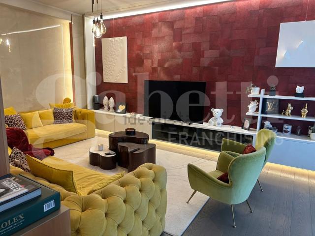 Appartamento in vendita di 240 m² in Piazza Erculea