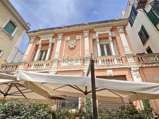 Appartamento in vendita di 240 m² in Corso Vittorio Emanuele II