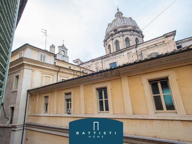 Appartamento in vendita di 241 m² in Via Arenula