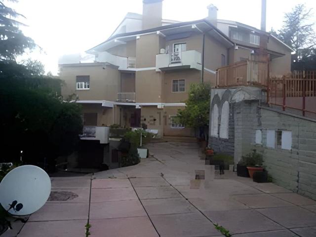 Appartamento in vendita di 241 m² in Via Gerolamo Sambiase