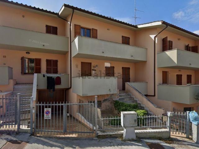Appartamento in vendita di 241 m² in Via Sibillini