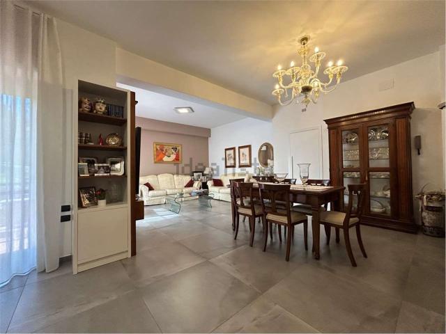 Appartamento in vendita di 242 m²