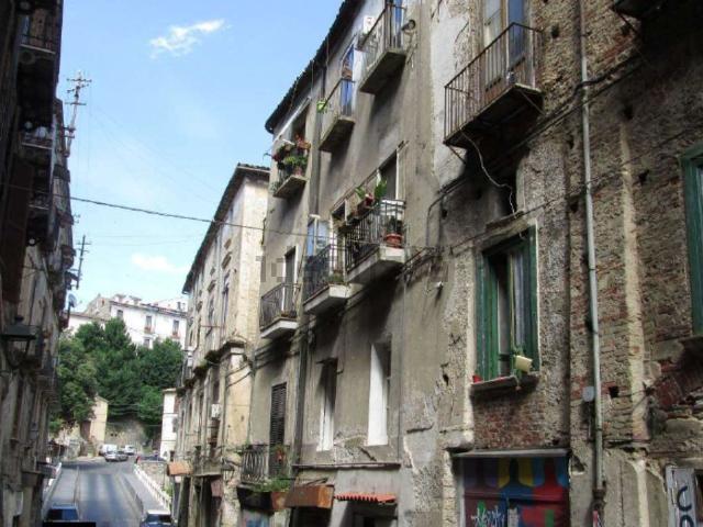 Appartamento in vendita di 242 m² in Via Gaeta