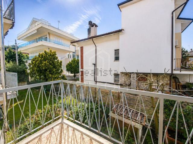 Appartamento in vendita di 242 m² in Via Giotto